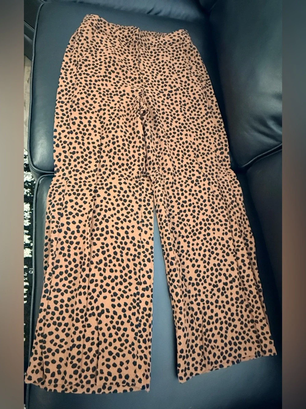 Old Navy Wide-Leg Leopard Print Pants in Brown and Black - Picture 6 of 7